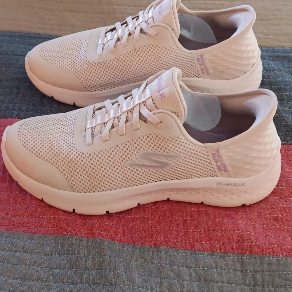 NWOT Skechers Go Walk Slip In Comfort Walking Shoes - Picture 5 of 16